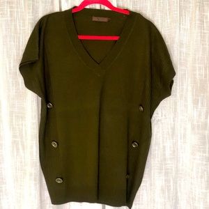 Ladies Loose  Vneck Sweater Sz XL.